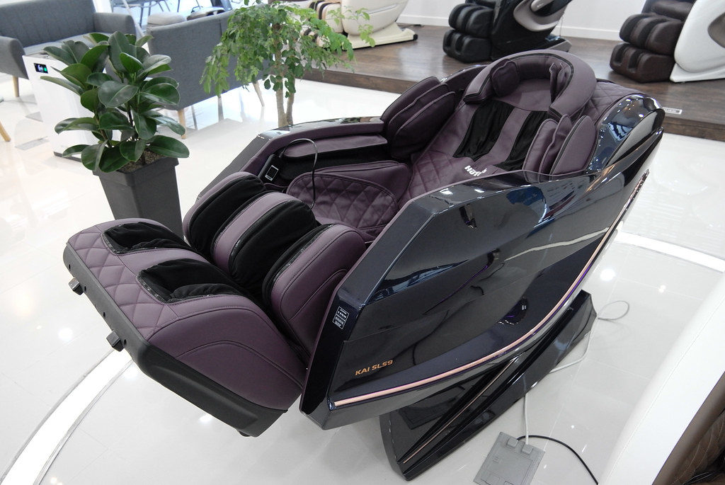 MASSAGE CHAIR