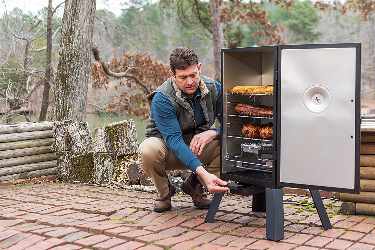 Masterbuilt Analog Electric Smoker in use